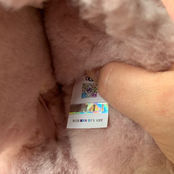 NWT UGG Sz 9 Irina Tessie Pom Pom - Picture 4 of 5